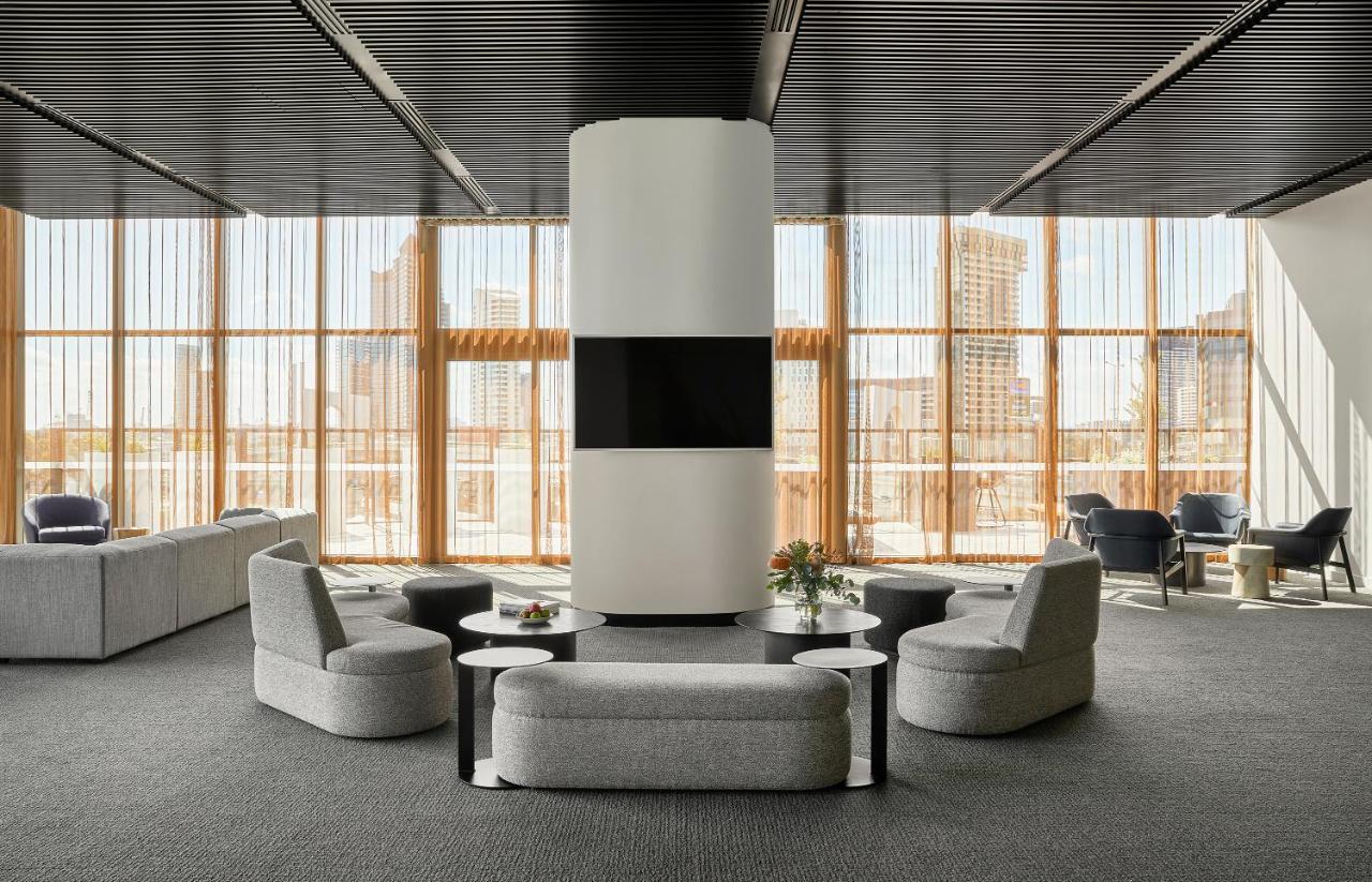 Aparthotel Oakwood Premier Ville de Melbourne Extérieur photo The 360° Lounge at the top of the tower