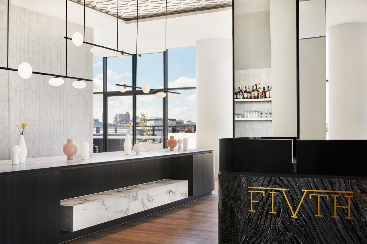 Aparthotel Oakwood Premier Ville de Melbourne Extérieur photo The bar at 570 Madison Avenue
