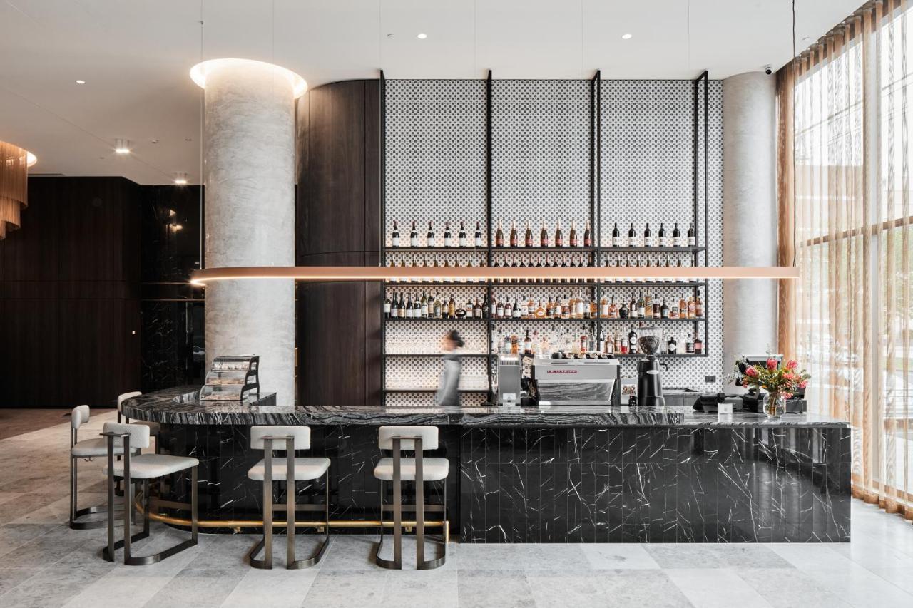 Aparthotel Oakwood Premier Ville de Melbourne Extérieur photo The bar at the hotel