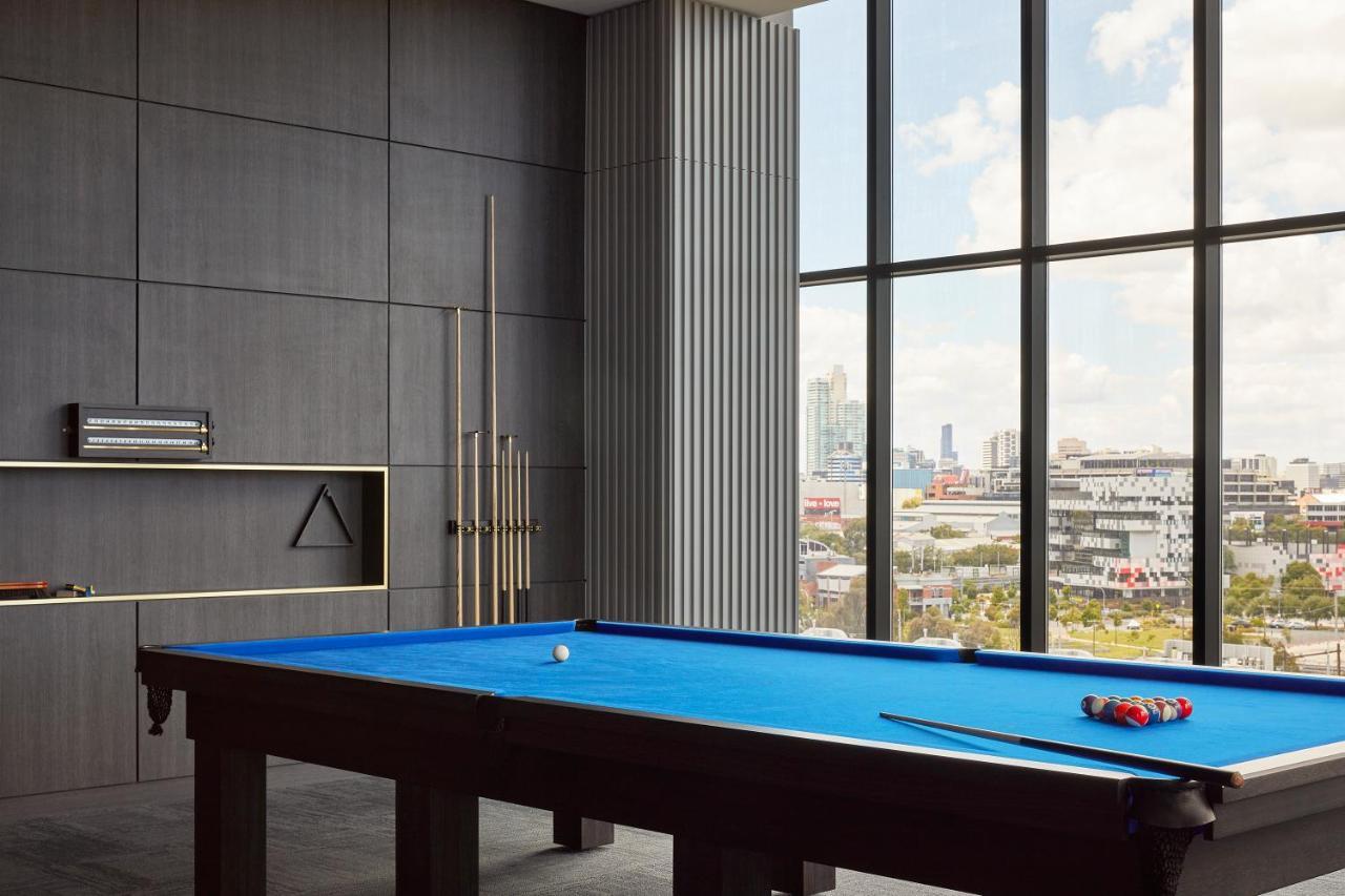Aparthotel Oakwood Premier Ville de Melbourne Extérieur photo A pool table